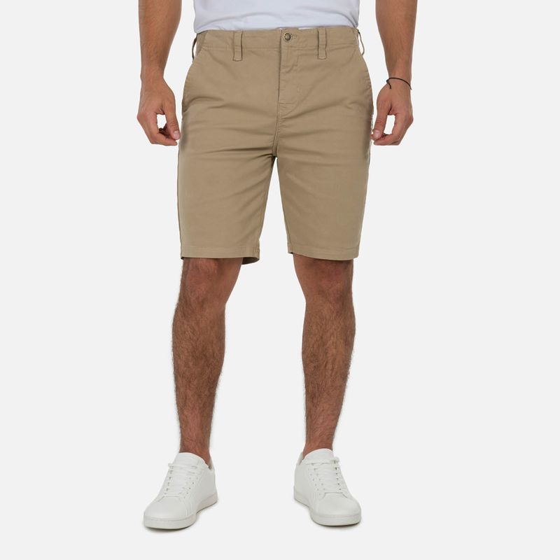 BERMUDA TIPO CHINO COLOR ARENA PARA HOMBRE QUEST