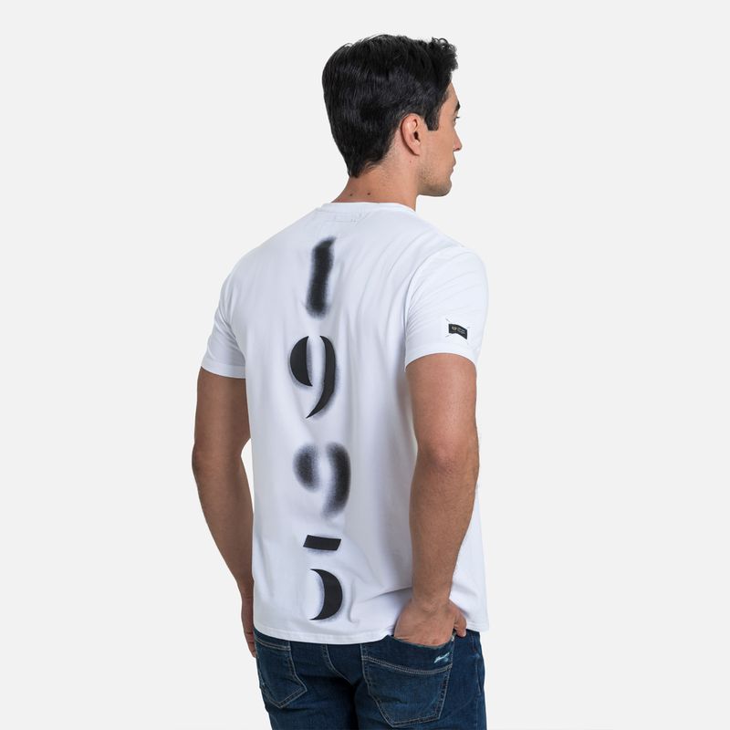 QUE113240129-0-6
